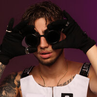 Никто не смотрит на меня